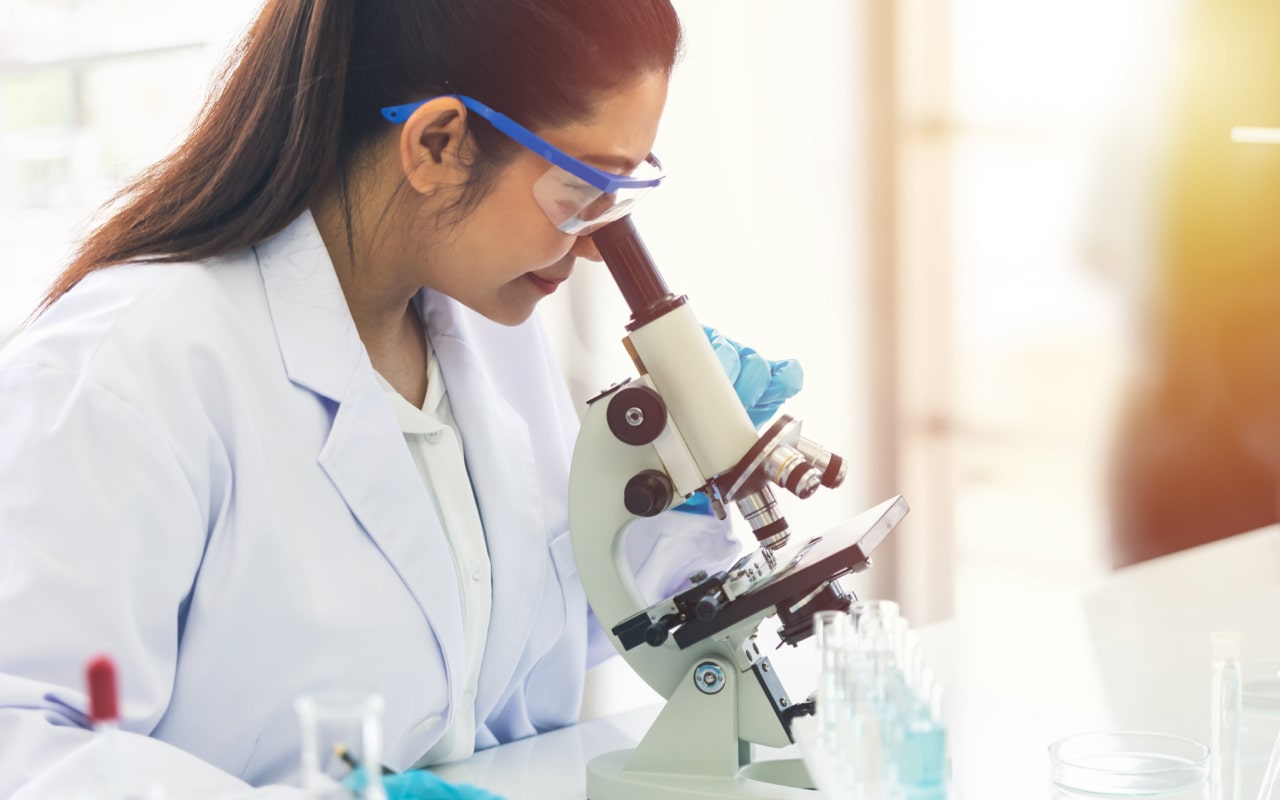 Qu’est-ce que la myasthénie grave et quelles en sont les causes?